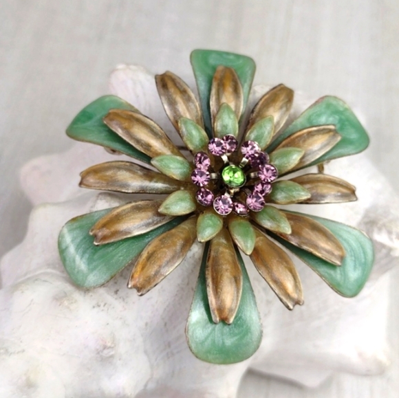 Vintage Enameled Jade & Silver/Gold Tone Flower Brooch With Violet Rhinestones - Picture 1 of 5